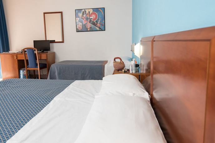 Imagen de la habitación del Hotel Kontiki, San Vincenzo. Foto 8