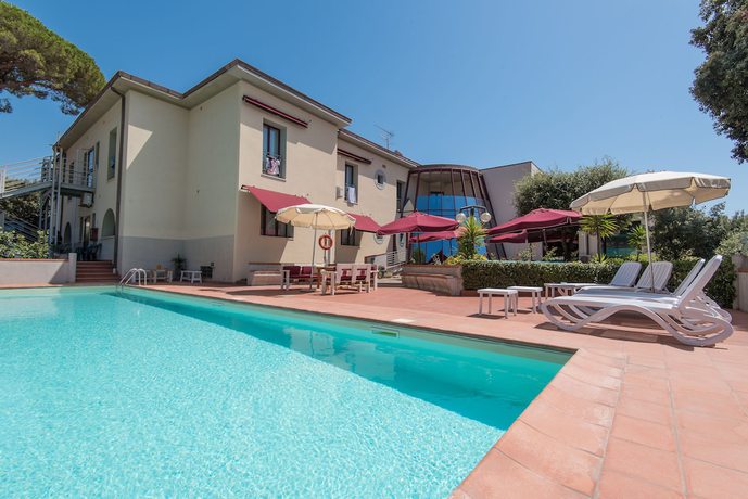 Imagen general del Hotel Kontiki, San Vincenzo. Foto 1