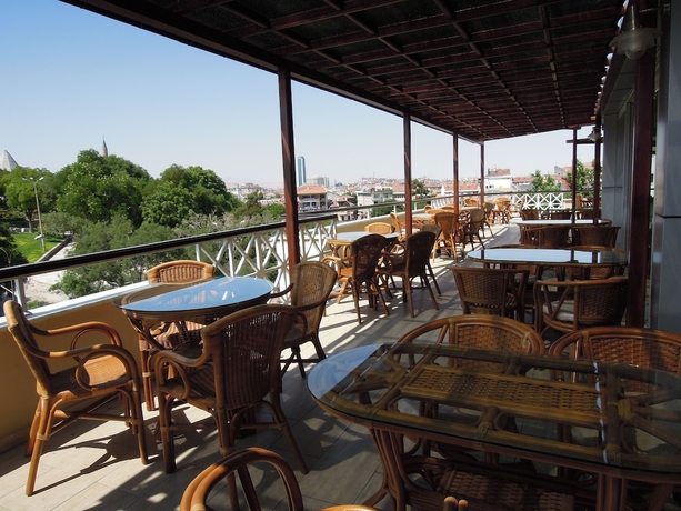 Imagen del bar/restaurante del Hotel Konya Meram Park. Foto 7