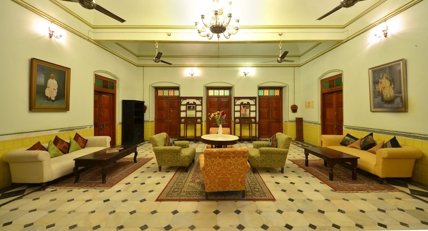 Imagen de los interiores del Hotel Koolwal Kothi Zinc Journey by The Fern. Foto 19