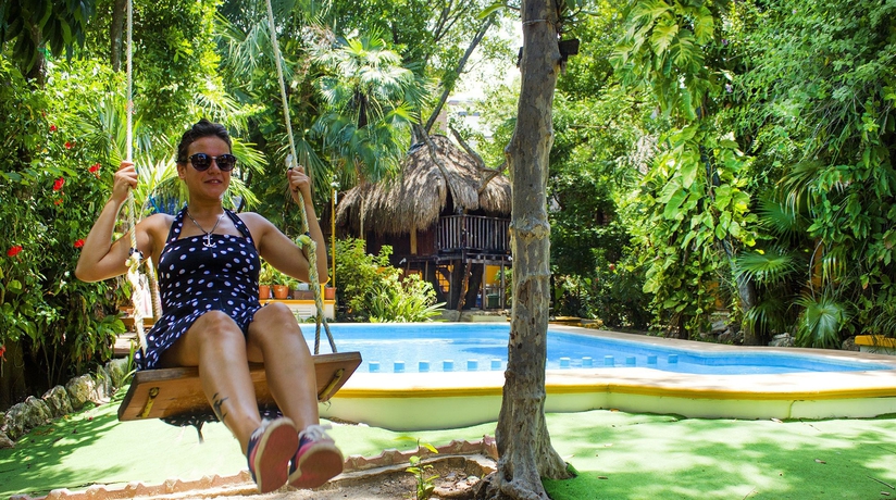 Imagen de la piscina del Hotel Koox City Garden. Foto 12