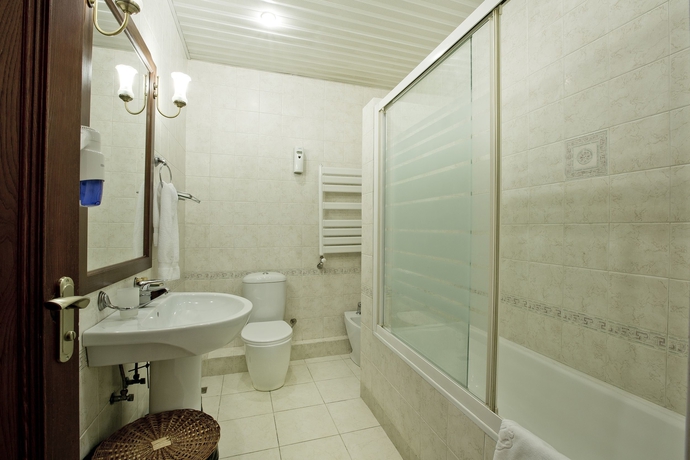 Imagen de la habitación del Hotel Kopala. Foto 8