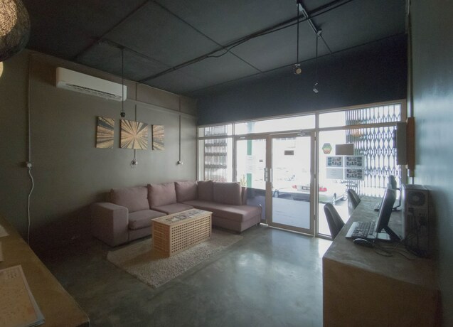Imagen de los interiores del Hotel Koptel Budget Hotel. Foto 17