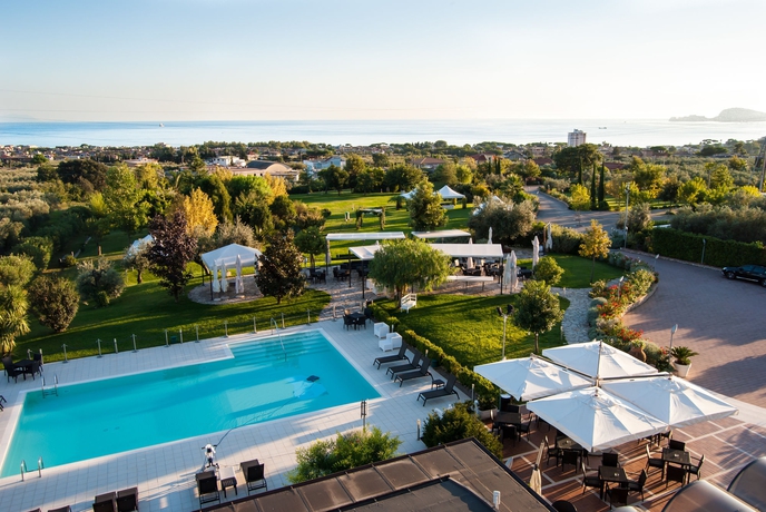 Imagen de los exteriores del Hotel Kora Park Resort. Foto 9
