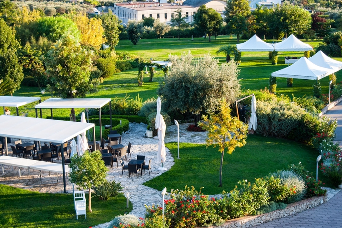 Imagen de los exteriores del Hotel Kora Park Resort. Foto 10