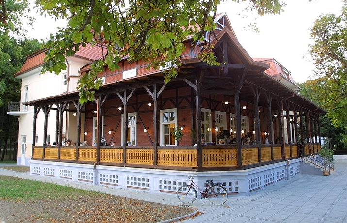 Imagen de los exteriores del Hotel Korana Srakovcic. Foto 11