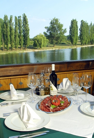 Imagen del bar/restaurante del Hotel Korana Srakovcic. Foto 3