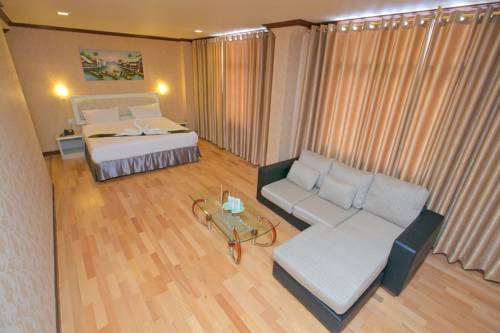 Imagen de la habitación del Hotel Korat. Foto 6