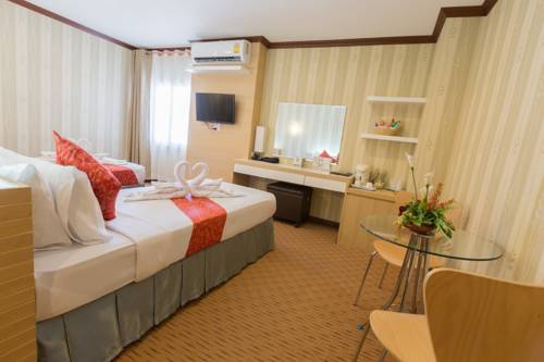 Imagen de la habitación del Hotel Korat. Foto 16