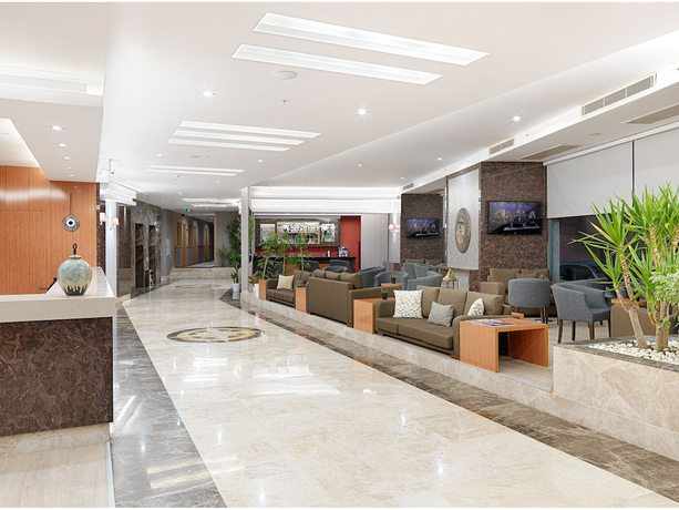 Imagen de los interiores del Hotel Kordon Cankaya. Foto 18