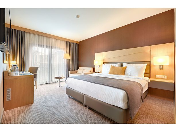 Imagen de la habitación del Hotel Kordon Cankaya. Foto 8