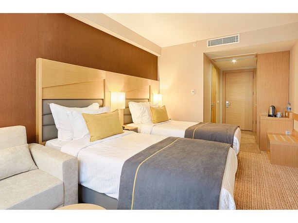 Imagen de la habitación del Hotel Kordon Cankaya. Foto 16