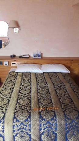 Imagen de la habitación del Hotel Korea. Foto 12