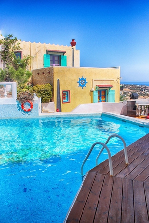 Imagen de la piscina del Hotel Korifi Suites Art. Foto 14