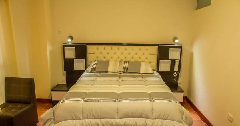 Imagen de la habitación del Hotel Korimarka Suite. Foto 16