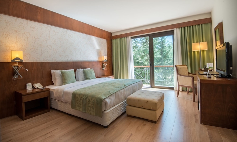 Imagen de la habitación del Hotel Korineum Golf and Beach Resort. Foto 13