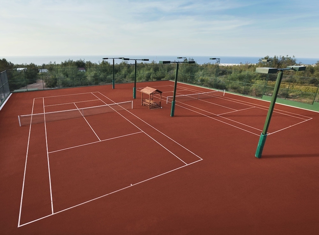Imagen general del Hotel Korineum Golf and Beach Resort. Foto 5