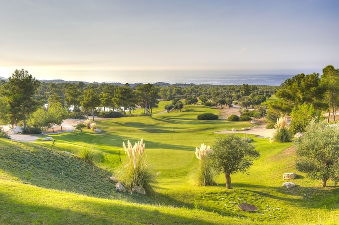 Imagen general del Hotel Korineum Golf and Beach Resort. Foto 8
