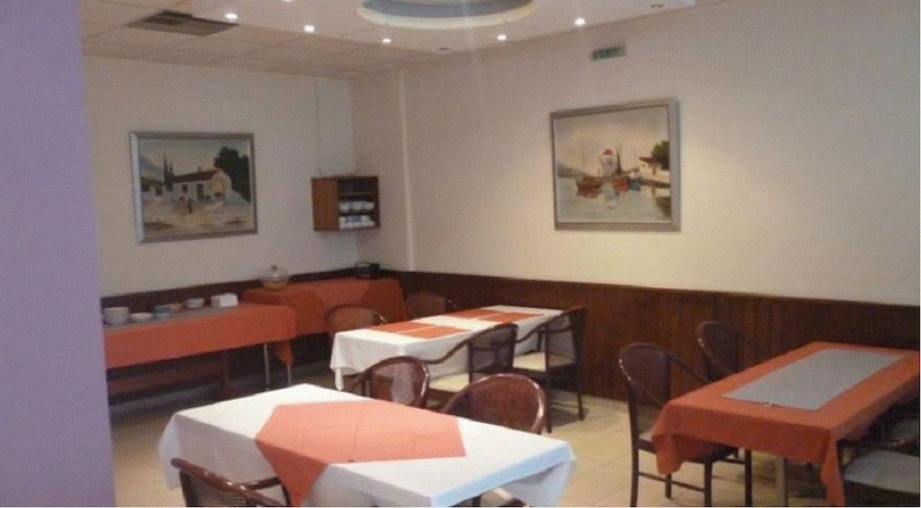 Imagen del bar/restaurante del Hotel Korinthos. Foto 1