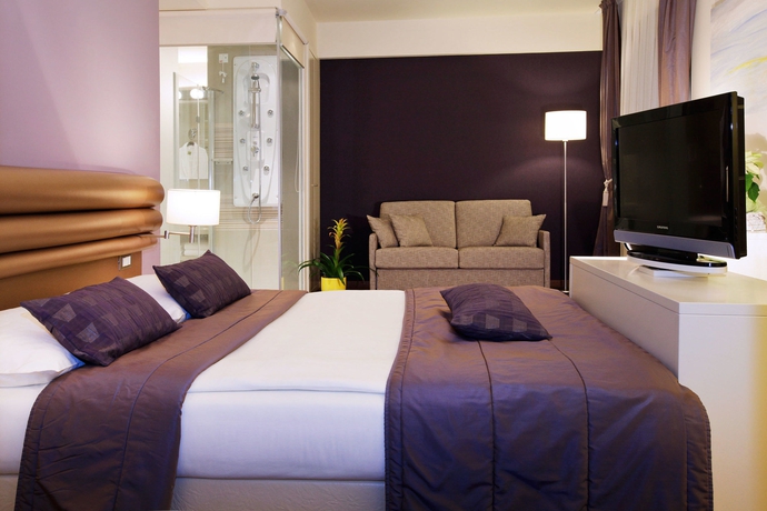 Imagen de la habitación del Hotel Korkyra. Foto 7