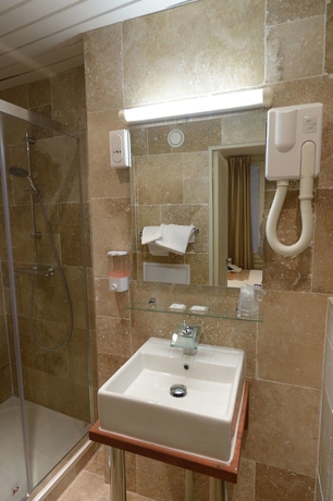 Imagen de la habitación del Hotel Korner Montmartre. Foto 7