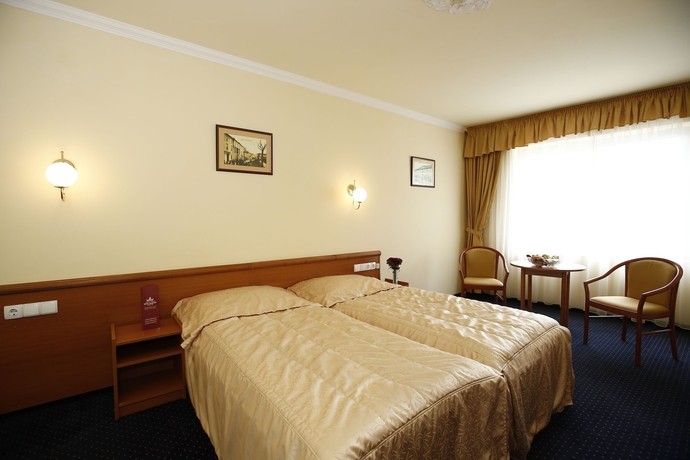 Imagen de la habitación del Hotel Korona Eger. Foto 2