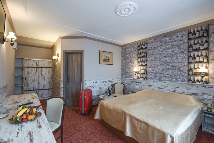 Imagen de la habitación del Hotel Korona Eger. Foto 5