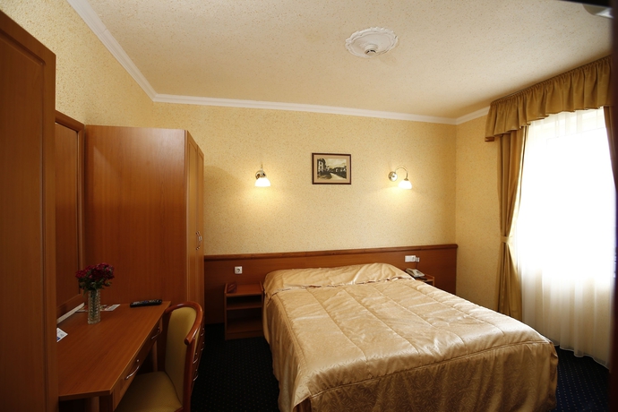 Imagen de la habitación del Hotel Korona Eger. Foto 11