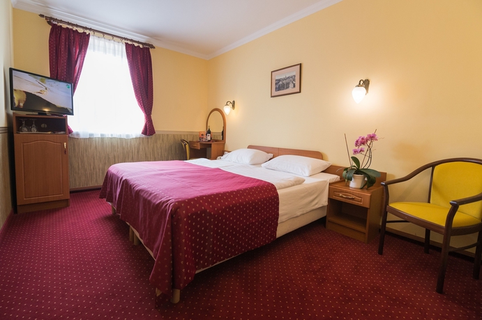 Imagen de la habitación del Hotel Korona Eger. Foto 13