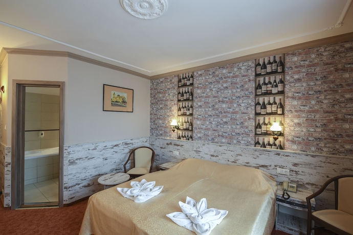 Imagen de la habitación del Hotel Korona Eger. Foto 15