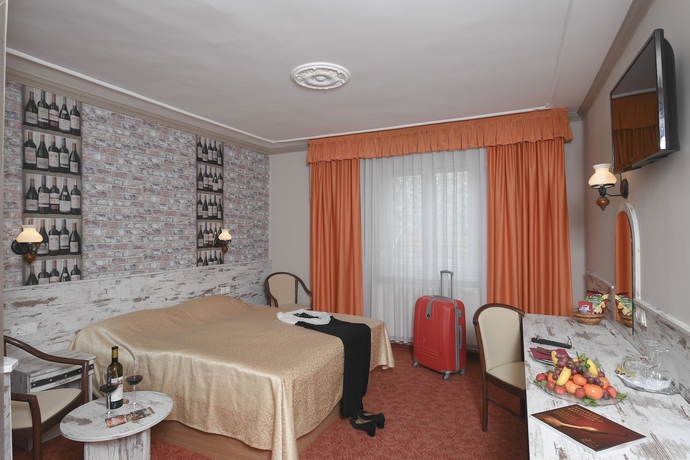 Imagen de la habitación del Hotel Korona Eger. Foto 16