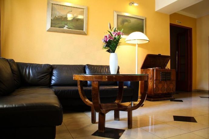 Imagen de los interiores del Hotel Korona, Hark&aacute;ny. Foto 14