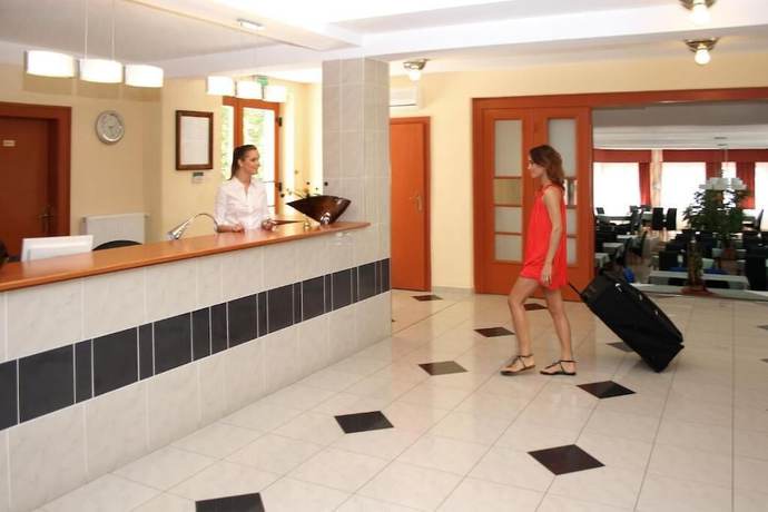 Imagen de los interiores del Hotel Korona, Hark&aacute;ny. Foto 15