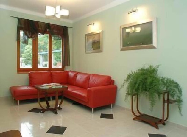 Imagen de los interiores del Hotel Korona, Hark&aacute;ny. Foto 17