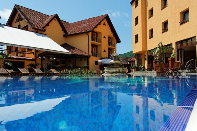 Imagen de la piscina del Hotel Korona, Sighisoara. Foto 16