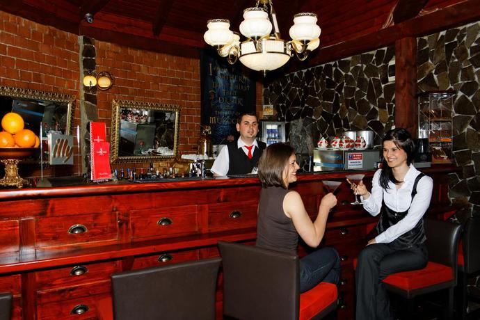 Imagen del bar/restaurante del Hotel Korona, Sighisoara. Foto 2