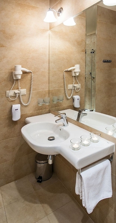 Imagen de la habitación del Hotel Korona Spa and Wellness. Foto 10