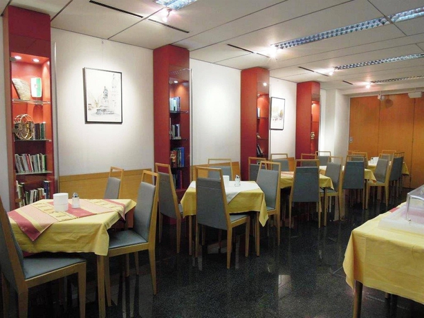 Imagen del bar/restaurante del Hotel Korotan. Foto 2