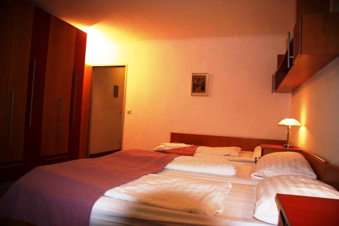 Imagen de la habitación del Hotel Korotan. Foto 9