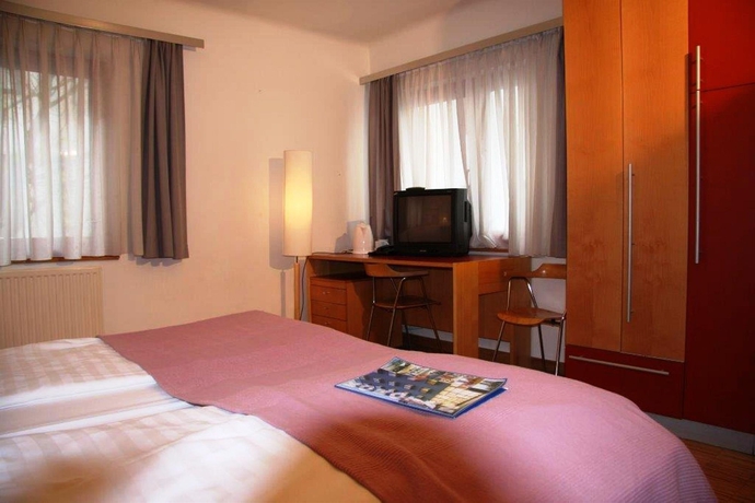 Imagen de la habitación del Hotel Korotan. Foto 11