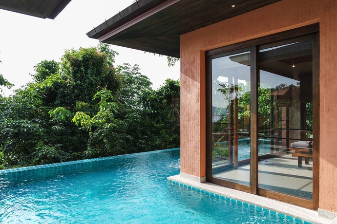 Imagen de la piscina del Hotel Korsiri Villas. Foto 10