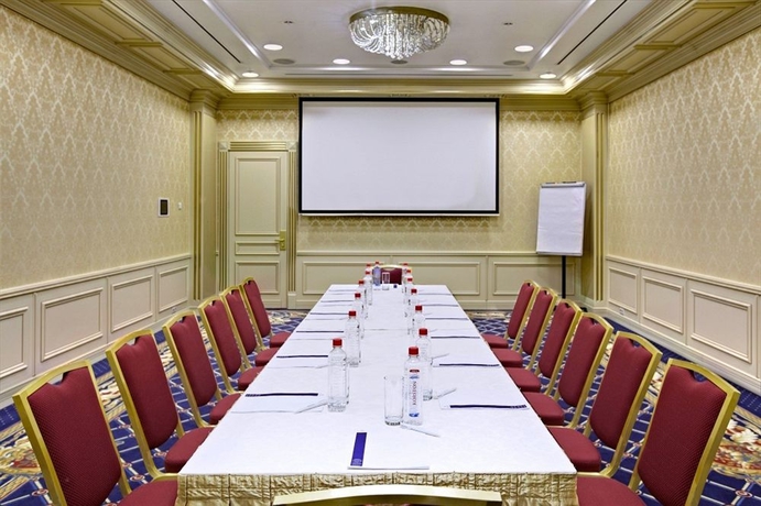 Imagen de los interiores del Hotel Korston Club. Foto 4