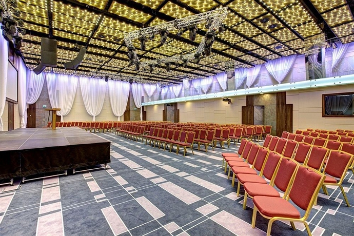 Imagen de los interiores del Hotel Korston Club. Foto 6