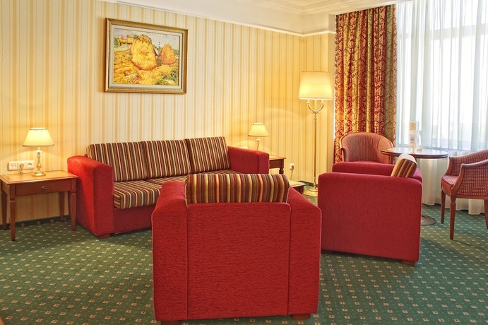 Imagen de los interiores del Hotel Korston Royal. Foto 13