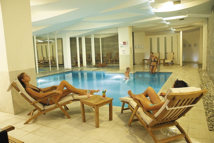 Imagen de la piscina del Hotel Korumar Deluxe. Foto 12