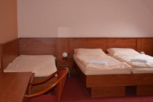 Imagen general del Hotel Koruna, Karlstejn. Foto 1