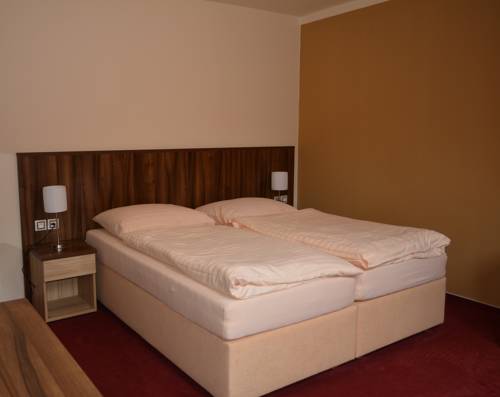 Imagen de la habitación del Hotel Koruna, Karlstejn. Foto 11