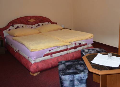 Imagen de la habitación del Hotel Koruna, Karlstejn. Foto 13