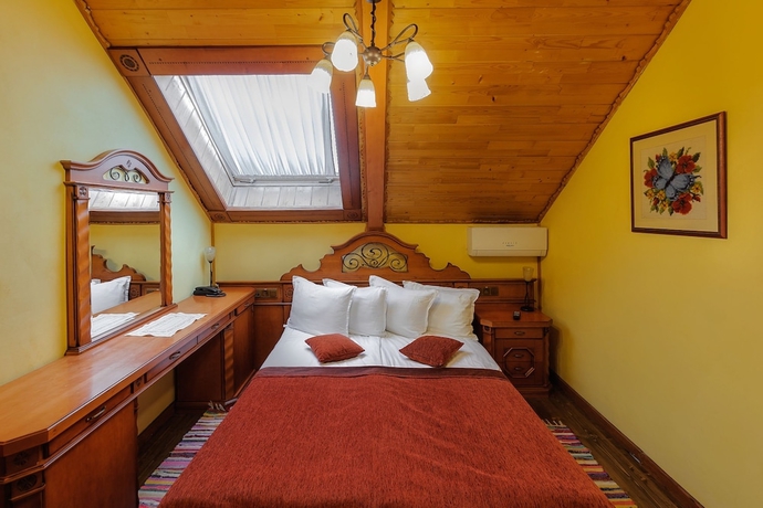 Imagen de la habitación del Hotel Koruna, Tatariv. Foto 4