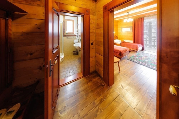 Imagen de la habitación del Hotel Koruna, Tatariv. Foto 17